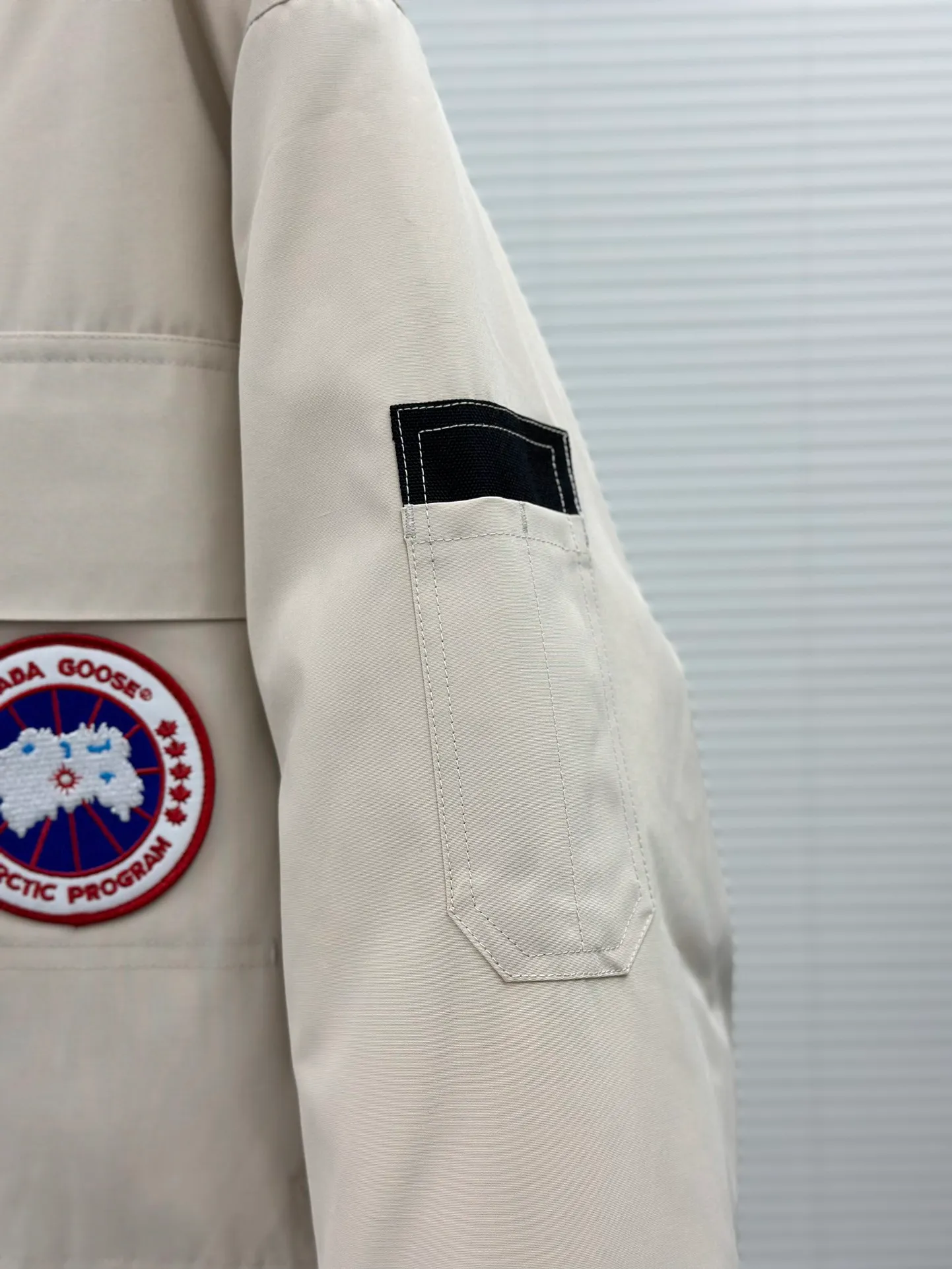 P780 𝗖𝗮𝗻𝗮𝗱𝗮 𝗚𝗼𝘀𝗲 / 🇨🇦 Canada Goose New Version 08 Down Jacket - Off-White